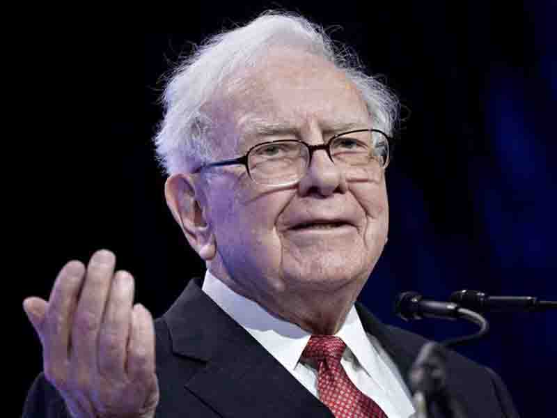 Fitch le ‘hace los mandados’ a Warren Buffet: Compra 10 mil mdd en bonos del tesoro y quiere aún más