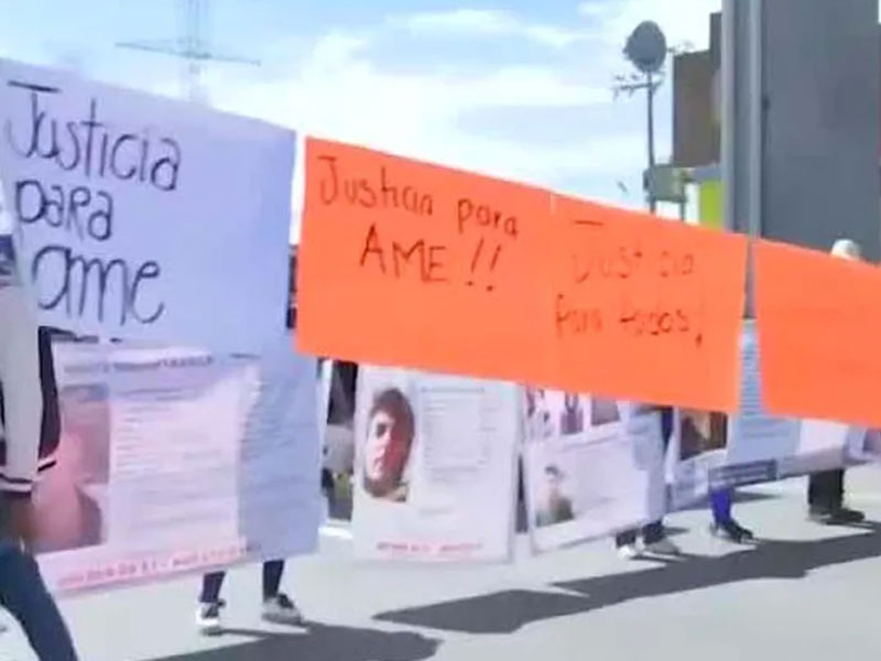 Madres buscadoras bloquean la México-Toluca; piden localizar a familiares desaparecidos.