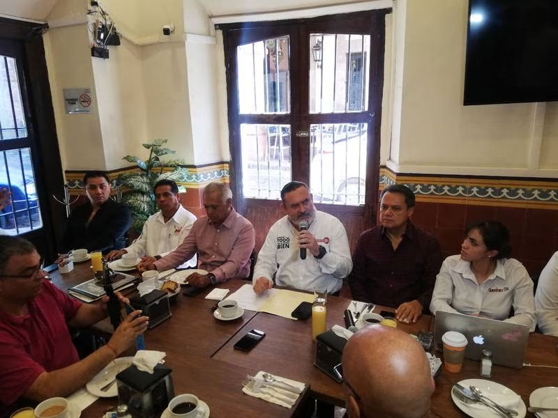 En Querétaro, Marcelo Ebrard rebasa hasta con más de 10 puntos a otras “corcholatas”